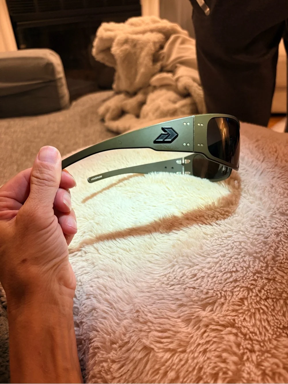 Men's Black Gatorz Wraparound Polarized Sunglasses